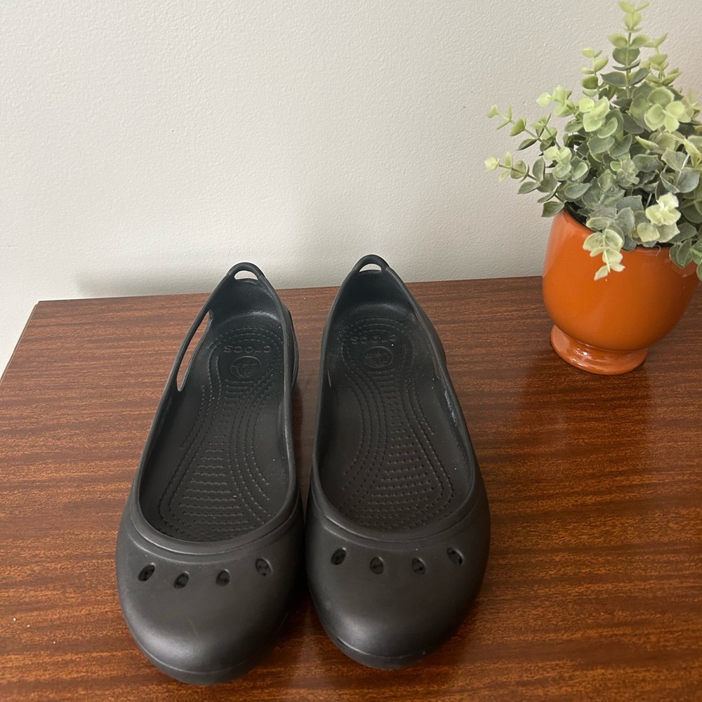 CROCS Black Women's Flats & Loafers Slip-On Ballet Flats